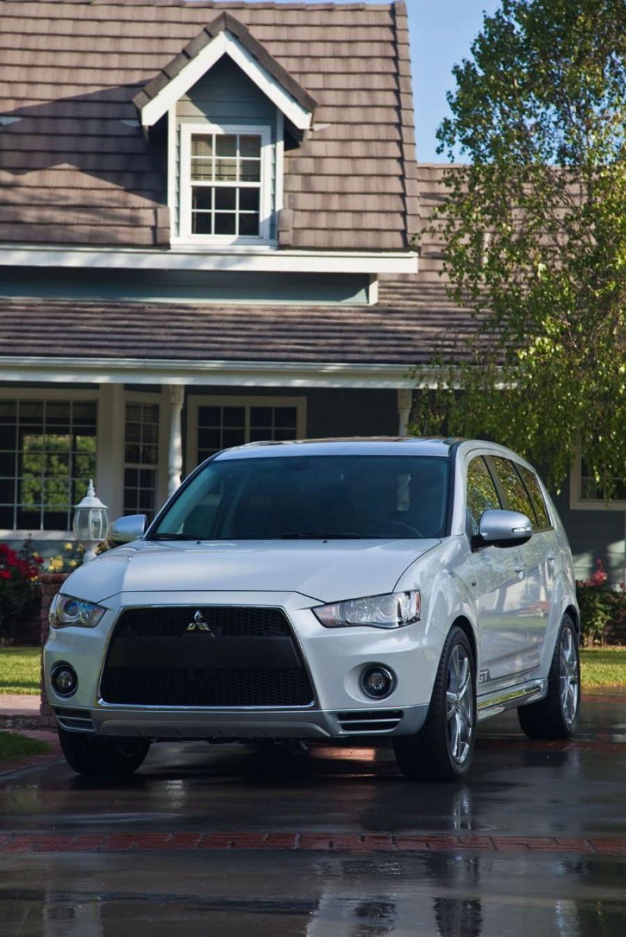  Mitsubishi Outlander GT 2010 года  (фото 11 из 91)
